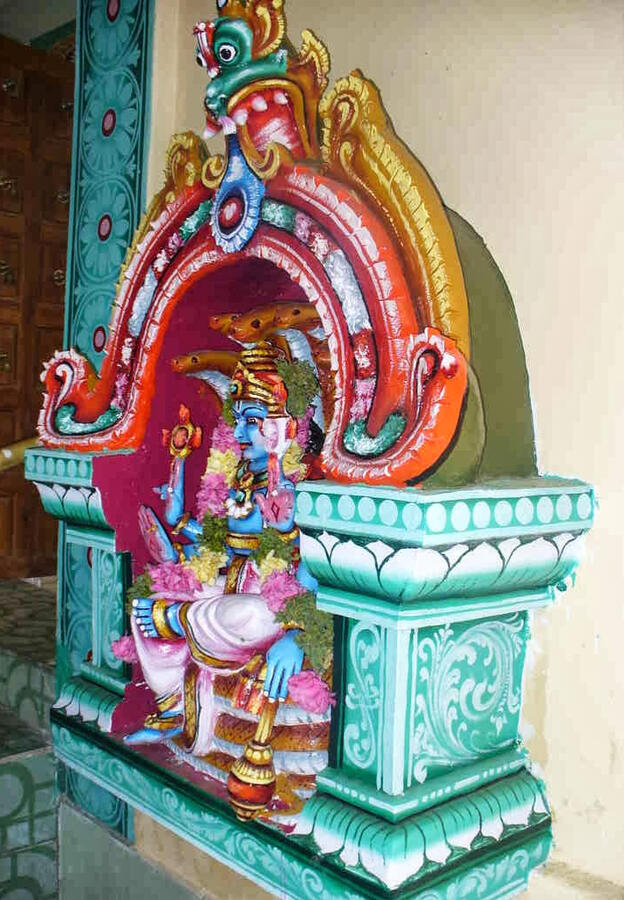 Sarukai Temple Photo 4 - Colorful Sculpture
